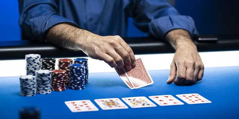 Diễn biến một ván bài Texas hold 'em hoàn chỉnh